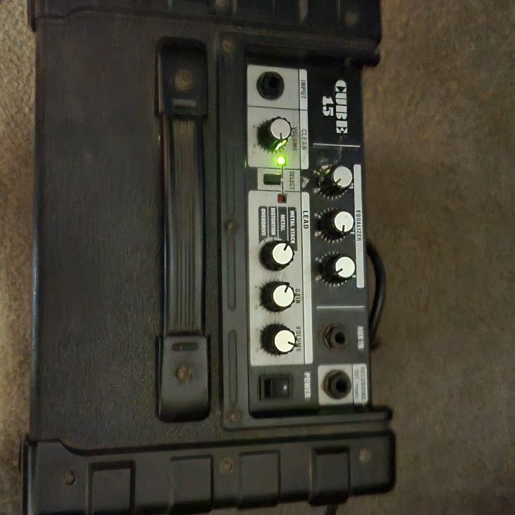 Roland Cube15 Guitar Amp