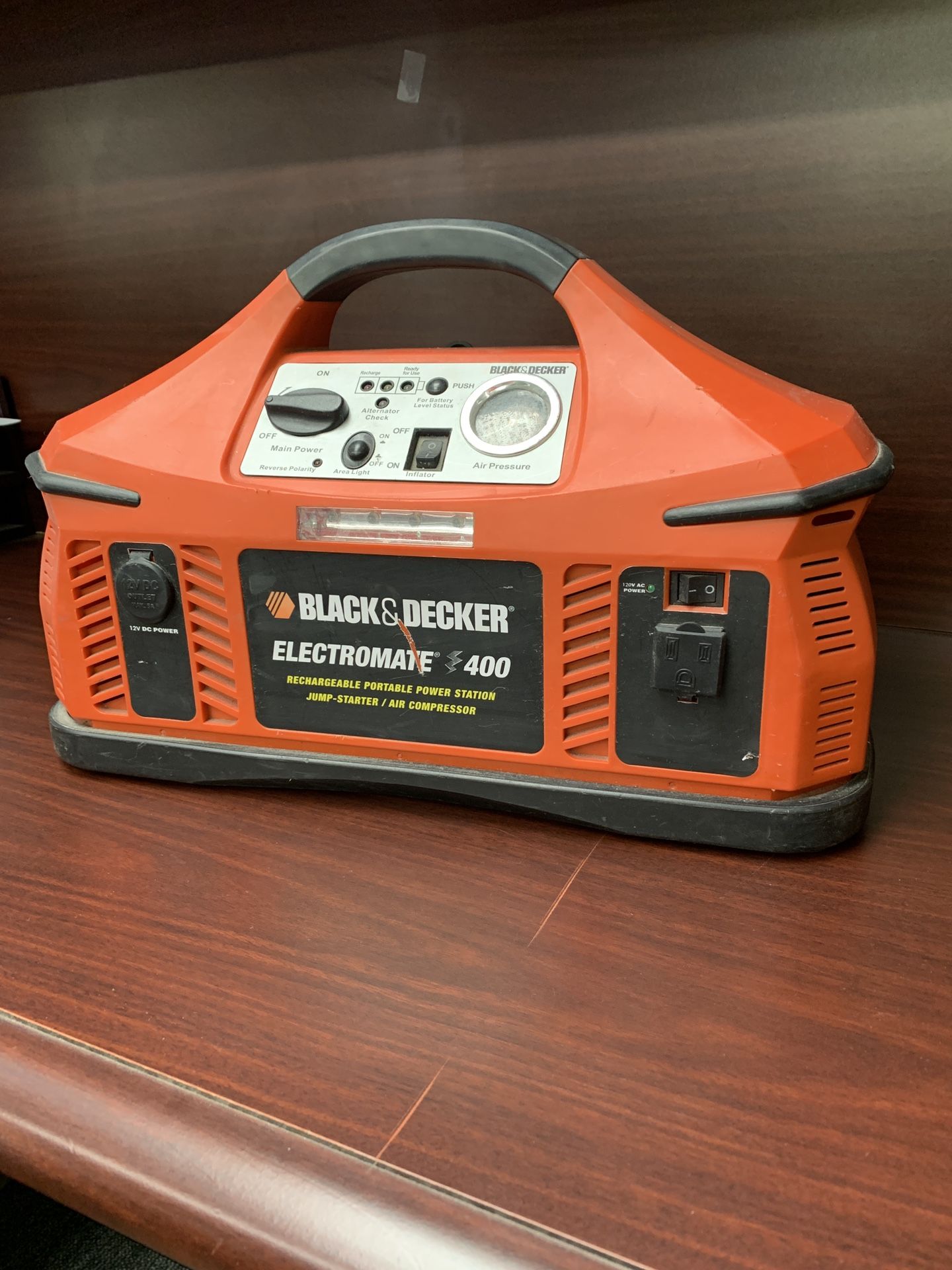 Black & Decker Rechargeable Portable Power Station -Jump Starter - Air Compressor - Electromate 400