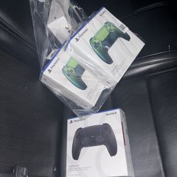 PS5 Controllers Brand New 