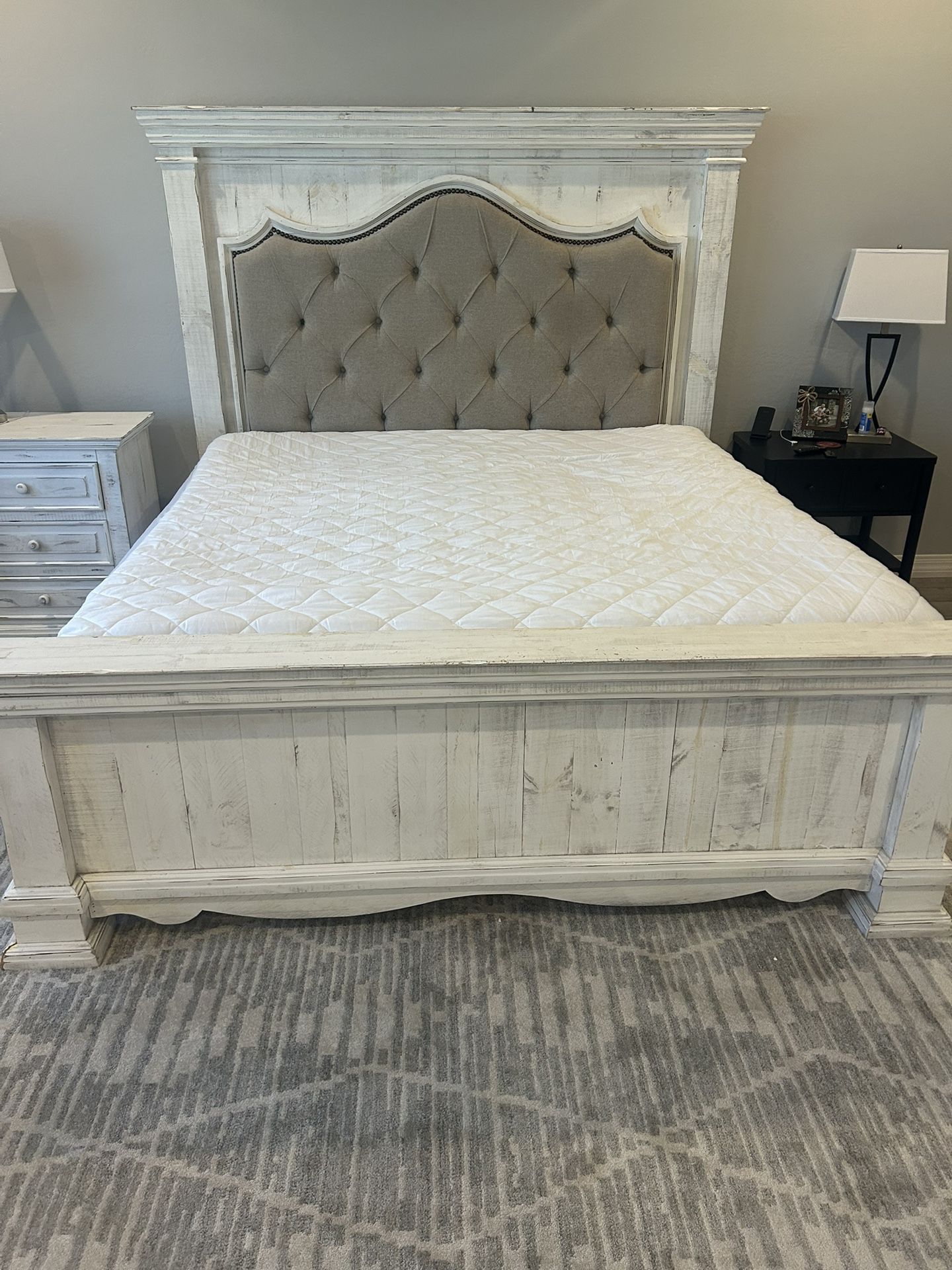 Terra White Distressed bedroom Set