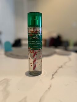 Cinnamon sugar pretzel cookie Bath and body works