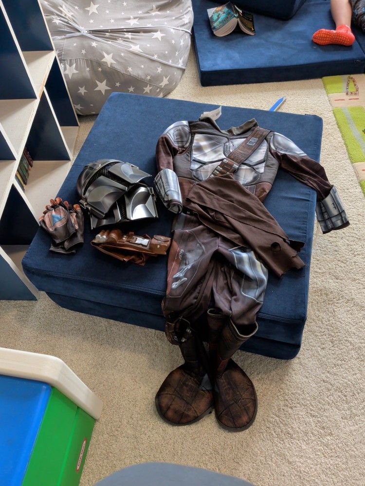 Mandalorian Costume Size M