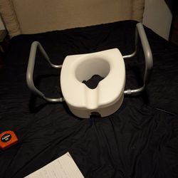 Raised Toilet Seat 