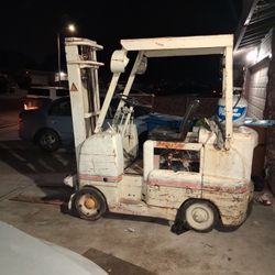 ALLIS CHALMERS FORK LIFT