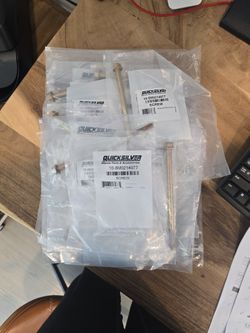 (16) Mercury Screw 8M0214977