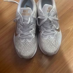 Nike Women Size 7.5 $20