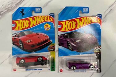 Hot Wheel Ferrari and Bugatti