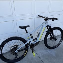 2021 Santa Cruz Heckler CC E-Mtb NO-TRADES