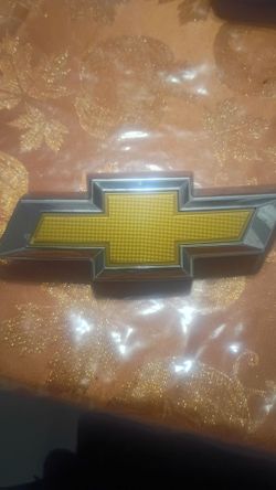 Chevrolet grill emblem