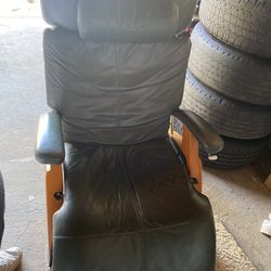 Human Touch Perfect Hero, Zero Gravity Recliner 410