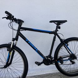 Trek. 820. Mountain Bike. 21 Inch Frame 