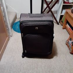 24×16", 9.5 Wide Very Clean Like New Suitcase