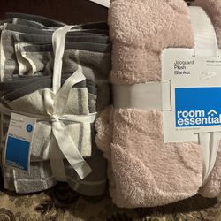 Room Essentials 