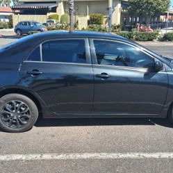 Toyota Corolla LE 2011