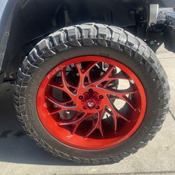 Fuel Jeep Wrangler wheel’s & tires 