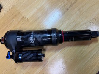 Rock shox super deluxe select + 230 x 62.5 180 travel