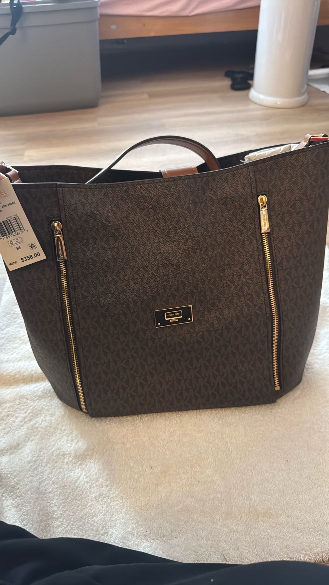 New Michael Kors Purse