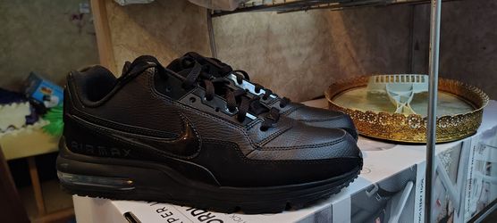 Brand new sz.13 mens Nike Air Max