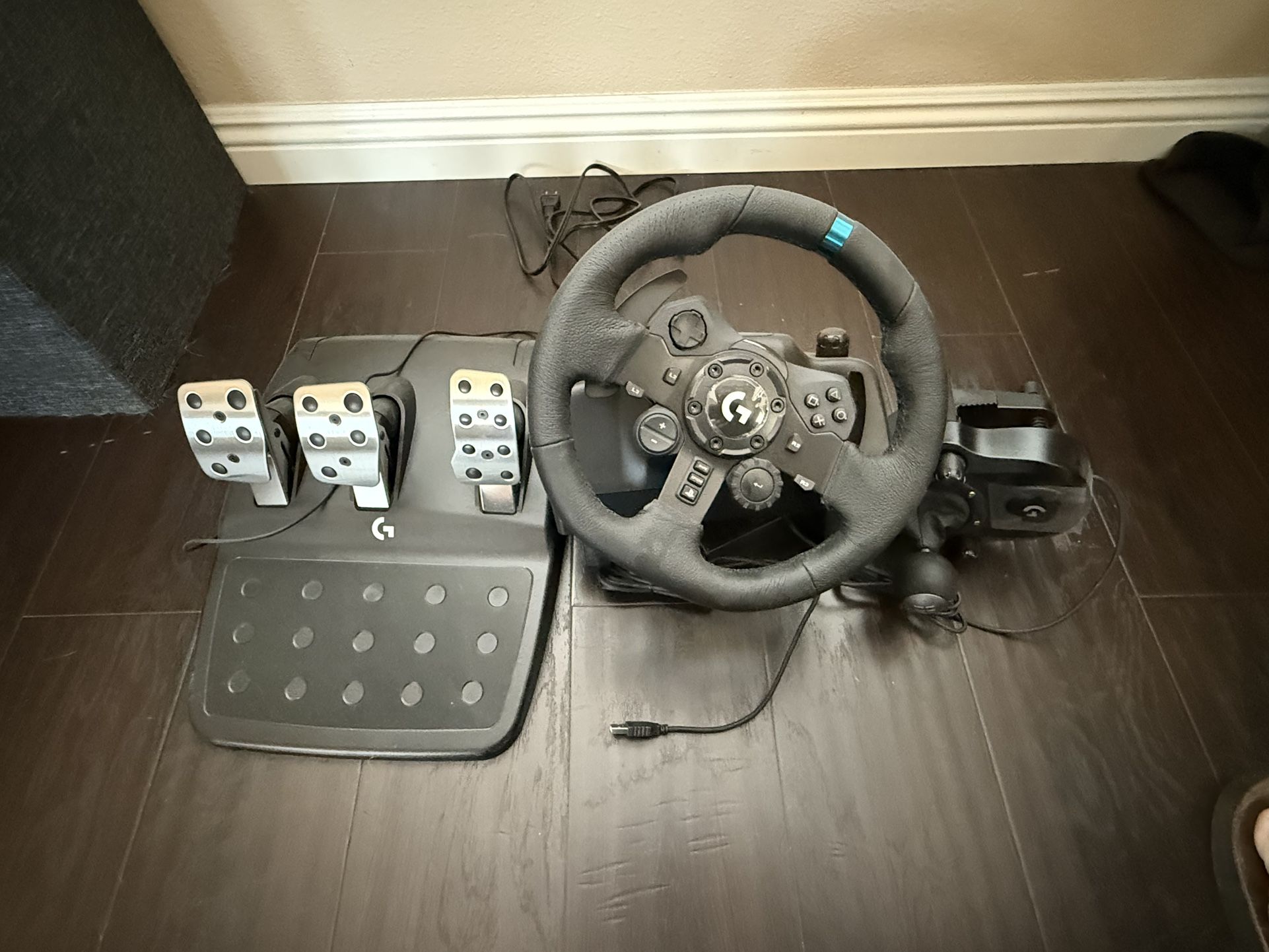 Logitech G923 Racing Wheel + Shifter Bundle – Like New 