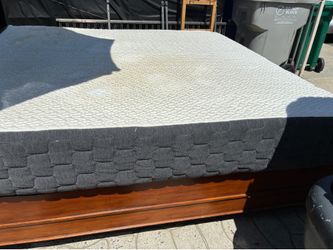 FREE KING MATTRESS NOT THE BED NEEDS SOME CLEAN