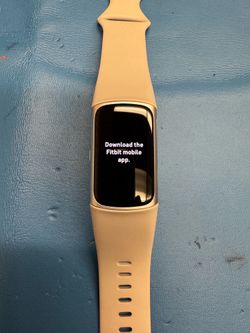 Fitbit Charge 6 (Porcelain/Silver Aluminum) – Like New!
