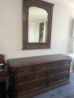 Vintage Nottingham Furniture Co. Solid Oak 7-Drawer Dresser w/ Matching Arched Mirror