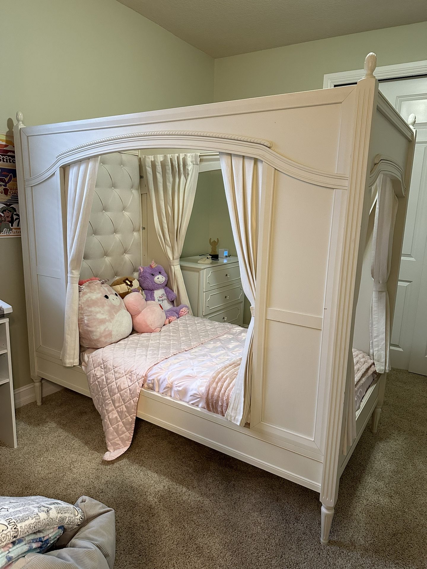 Pottery Barn Blythe Carriage twin Bed