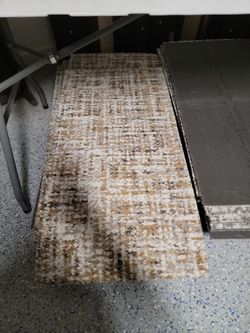 Shaw EcoWorx 18x36 Gold Carpet – 32 Tiles – 144sq ft