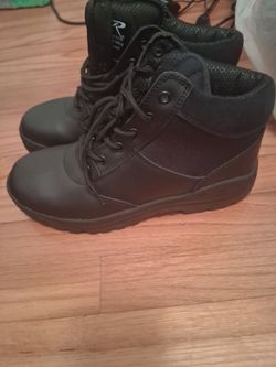 Boots for men size 8