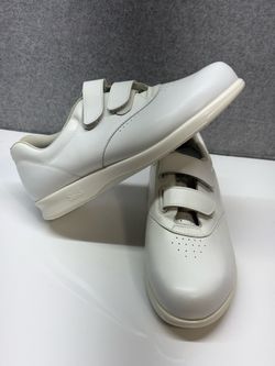 SAS Me Too Womens 10 M White Leather Walking Shoes Hook Loop New No Box