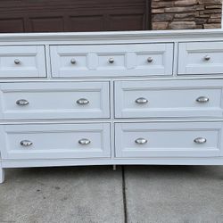 White 7-Drawer Dresser