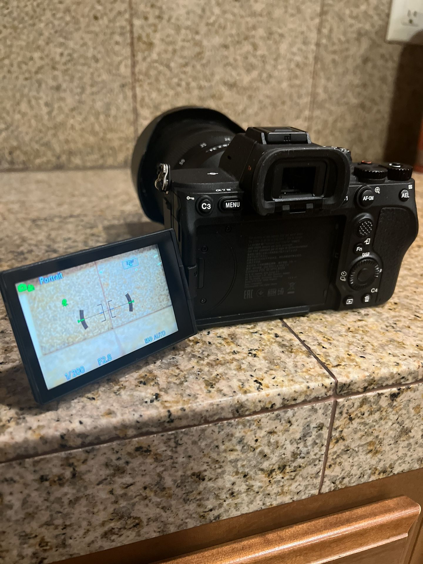 Sony A7 IV with FE 2.8/24 - 70 GM lense and 128GB SD