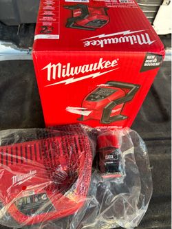Milwaukee M12 12-Volt Lithium-Ion Cordless Electric Portable Inflator with Compact Battery Pack 2.0Ah and Charger Starter Kit
