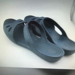CROCS Navy Blue Kelli Iconic Comfort Strappy Slide Flat Sandals Women's Size 7