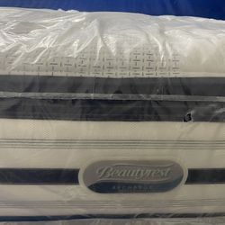 King Or Queen Simmons Beauty Rest Recharge Model 13 Inches Thick Pillow Top.  I can also deliver must go this week.
