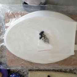 Soft Close Elongated Toilet Seats (3 Like new)