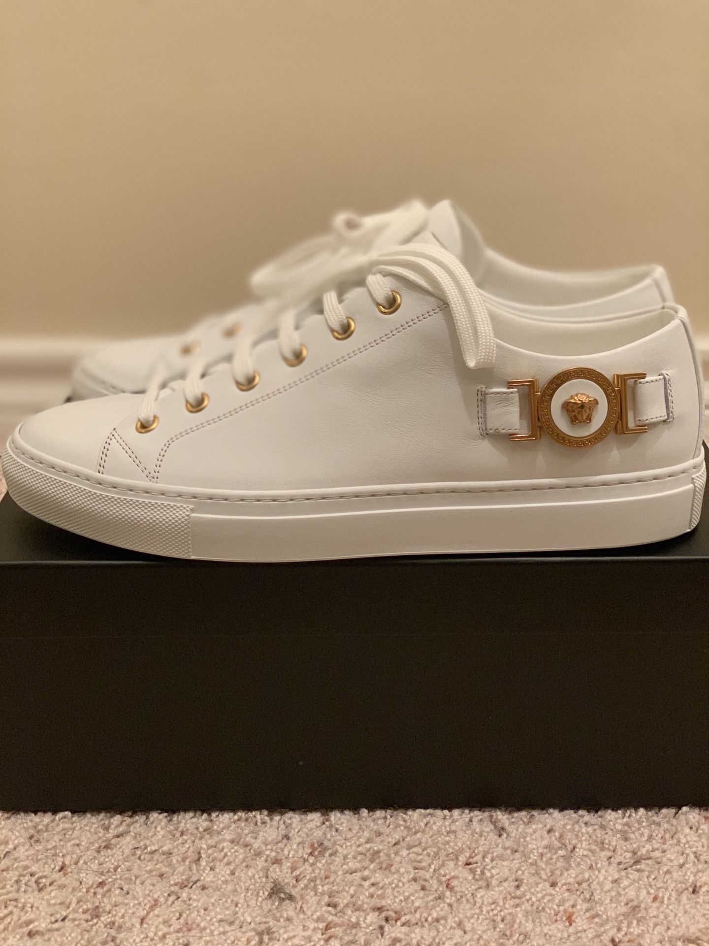 Brand new Versace sneakers size 39