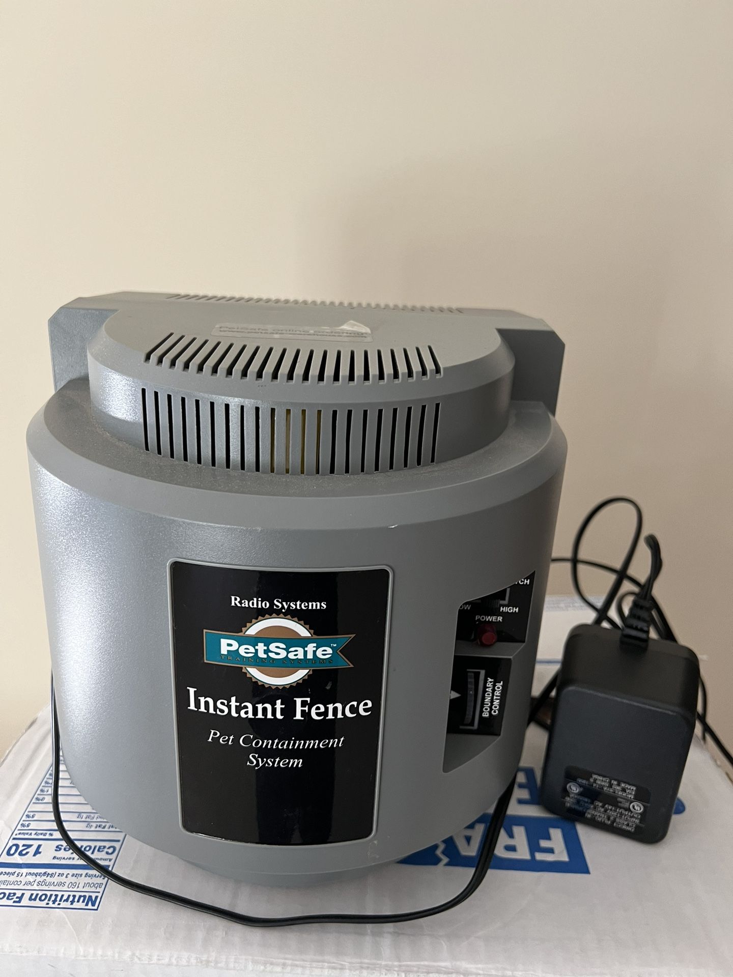 Dog Fence - Wireless electric Dog Fence And Collar