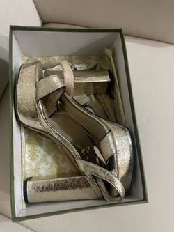 Size 42: 10 Gold Sandal