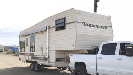 Traveleze fifth trailer has light fire damage easy repairs