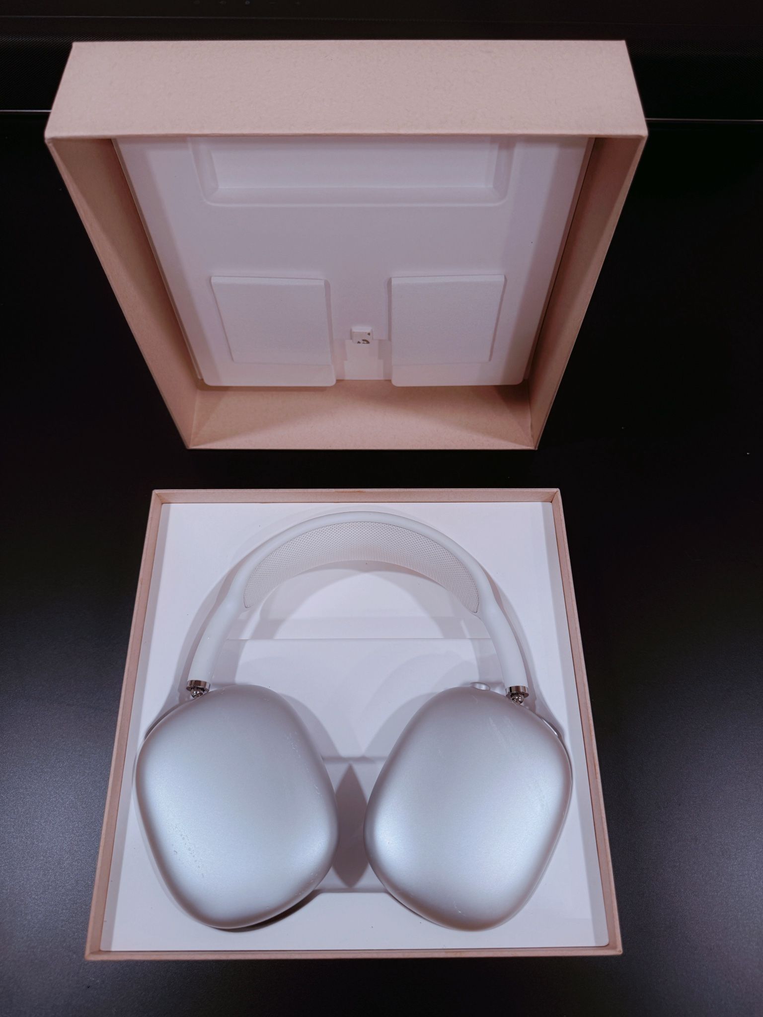 Apple AirPods Max Brand New. 