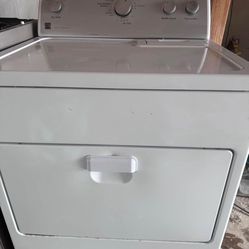 15 month old kenmore gas dryer great working condito. Heavy duty huge capacity must see reason in selling washer broke down got Stuck with dryer could
