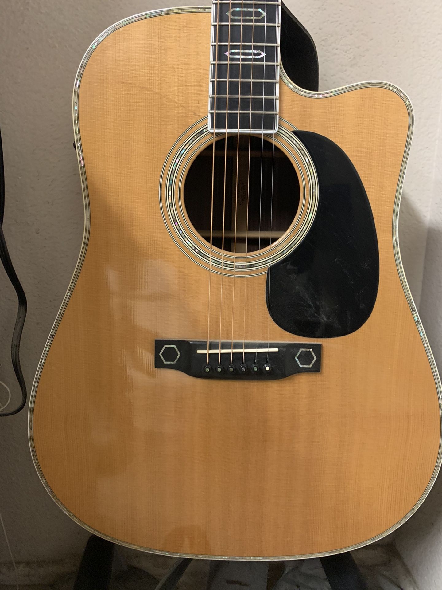 Martin aura acoustic electric guitar