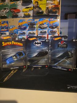 Hotwheels premium batmobile