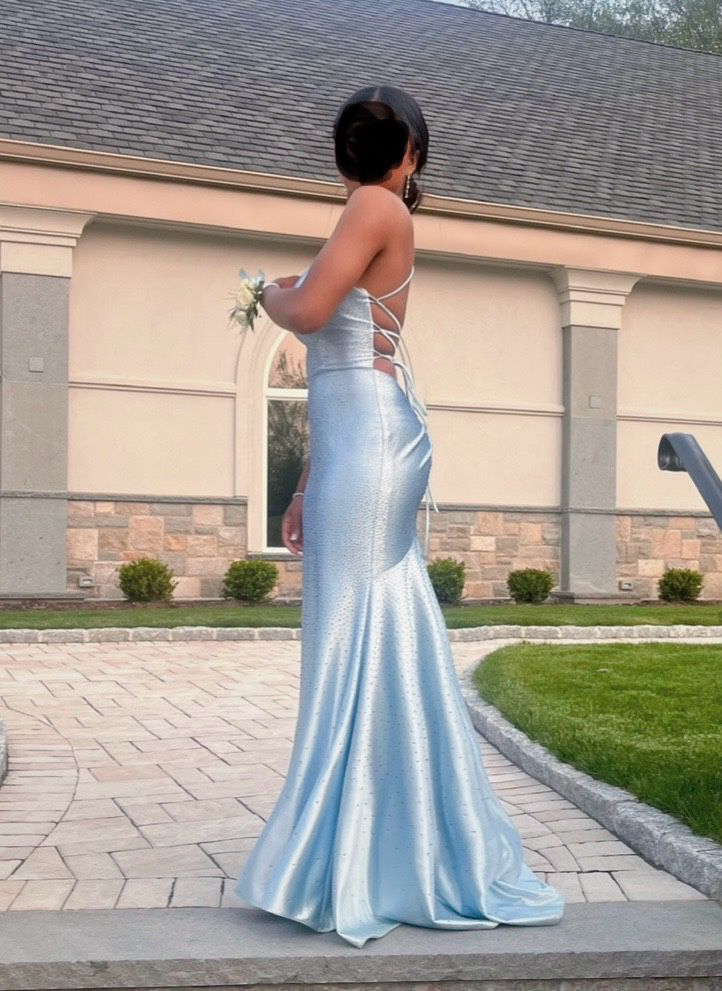 Atiana’s Light Blue Prom Dress