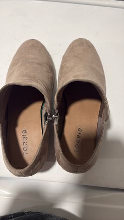 Cut Boots