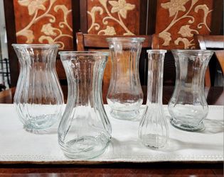 Five Vintage Hoosier Glass Vase. Durable Glass. Can hold large and beautiful bouquets 💐. / 33182