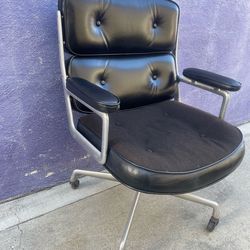 CHARLES EAMES FOR HERMAN MILLER TIME LIFE OFFICE DESK LOBBY CHAIR MID CENTURY MODERN VINTAGE BLACK