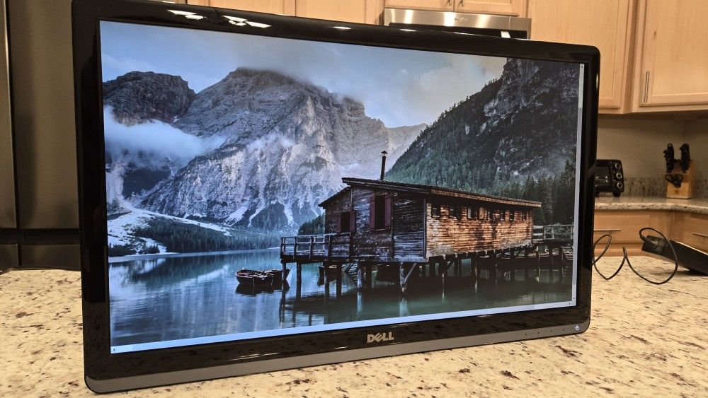 Dell S2330MX 23" Ultra-Slim VGA / DVI Monitor with VESA Mount