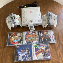 Sega Dream Cast Bundle 